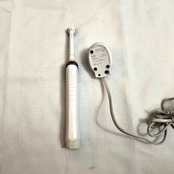 🛑 ORAL B Pro BRAUN ➕ ELECTRIC TOOTHBRUSH Rechargeable BRUSH Charger 💸BUY NOW‼️ - Picture 13 of 16